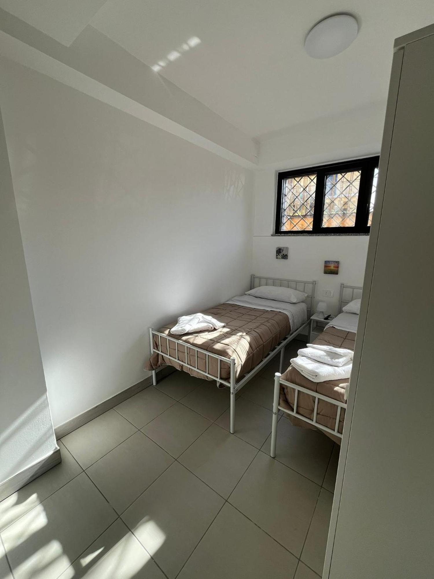 Aurora Rooms Pomigliano d'Arco Exteriör bild