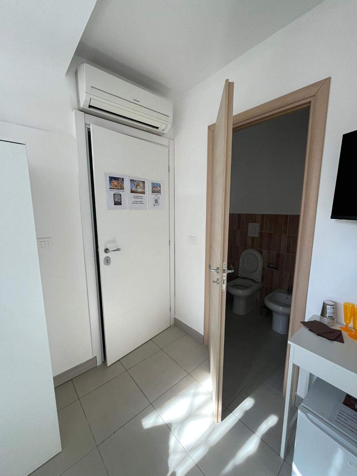 Aurora Rooms Pomigliano d'Arco Exteriör bild