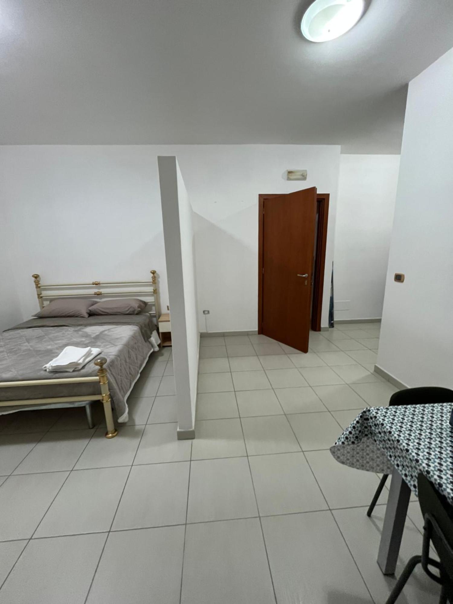 Aurora Rooms Pomigliano d'Arco Exteriör bild